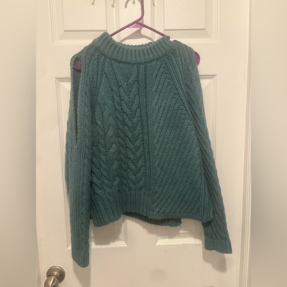 Urban Outfitters Teal Cold Shoulder Crop Knit Sweater Size Medium. Side Slits. - Picture 2 of 6